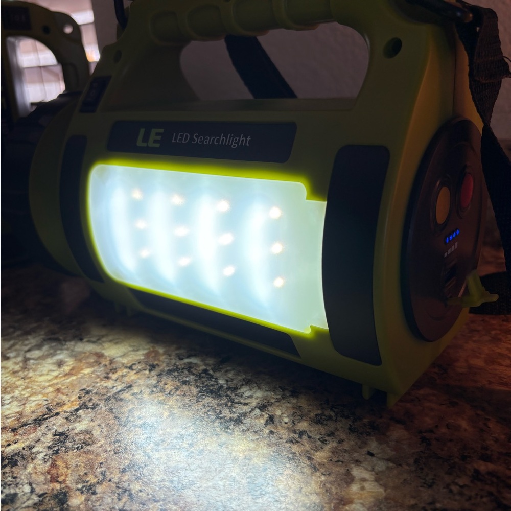 LED Search-light Flashlight Set - Picture 5 of 8